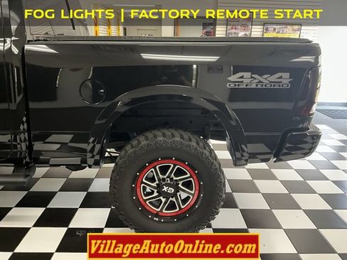 Used 2017 RAM 2500 Big Horn w/ Sport Appearance Group AWD/4WD image 9
