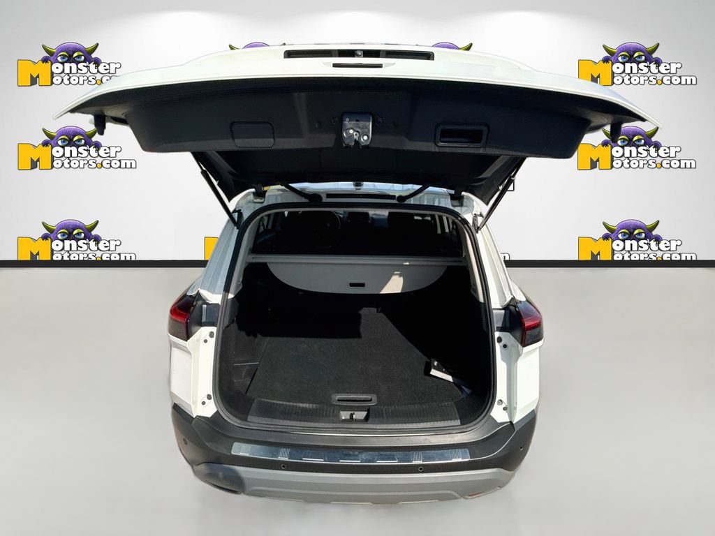 Used 2023 Nissan Rogue S AWD/4WD image 28