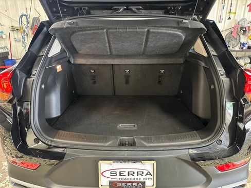 Used 2024 Buick Encore GX Preferred w/ Comfort Package AWD/4WD image 22