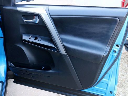 Used 2018 Toyota RAV4 Limited w/ Advanced Technology Package image 38