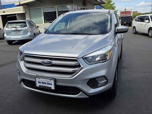 Used 2017 Ford Escape SE AWD/4WD image 3