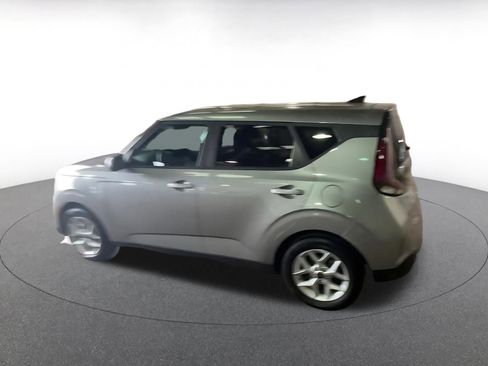 Used 2025 Kia Soul LX w/ LX Technology Package image 10