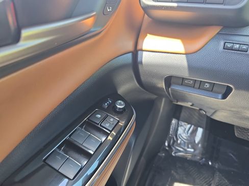 Certified 2026 Toyota Crown w/ Carpet Mat Package (TMS) AWD/4WD image 23