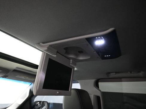 Used 2020 Chevrolet Tahoe LT image 37