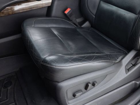 Used 2015 Chevrolet Suburban LT w/ Luxury Package image 26