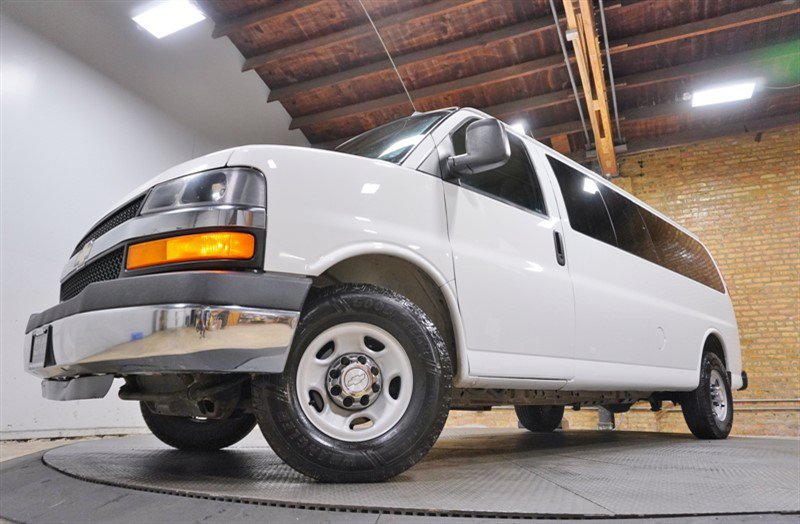 Used 2016 Chevrolet Express 3500 LT w/ LT Preferred Equipment Group RWD image 3