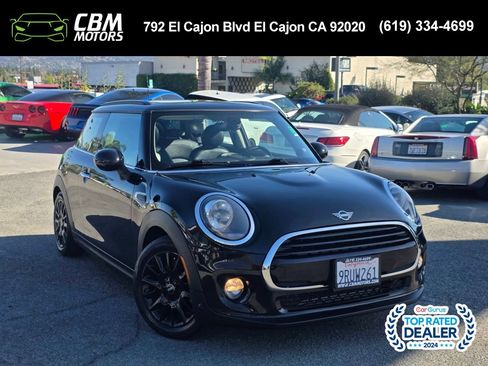 Used 2019 MINI Cooper 2-Door Hardtop w/ Signature Upholstery Package image 1