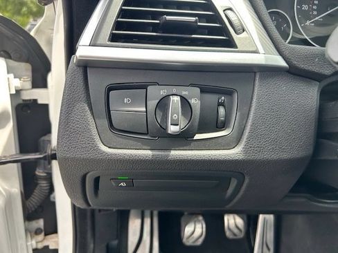 Used 2019 BMW 440i Coupe w/ M Sport Package RWD image 18