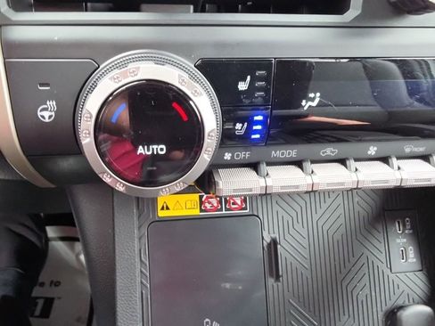 Used 2024 Toyota Tacoma TRD Sport w/ TRD Sport Premium Package image 19