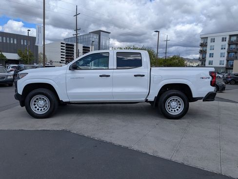 Used 2025 Chevrolet Colorado W/T w/ WT Convenience Package II AWD/4WD image 9