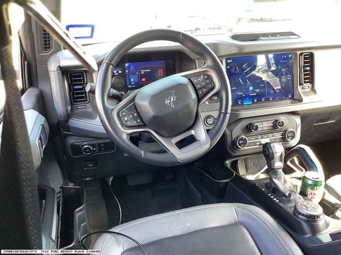 Used 2024 Ford Bronco Black Diamond image 11
