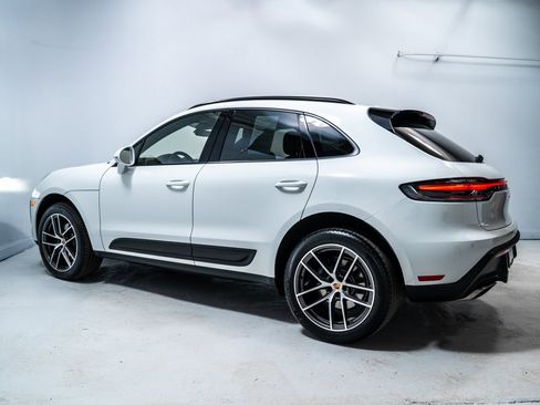 Used 2025 Porsche Macan image 2
