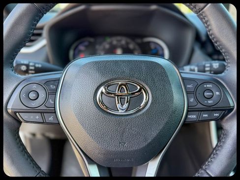 Used 2023 Toyota RAV4 XSE AWD/4WD image 33