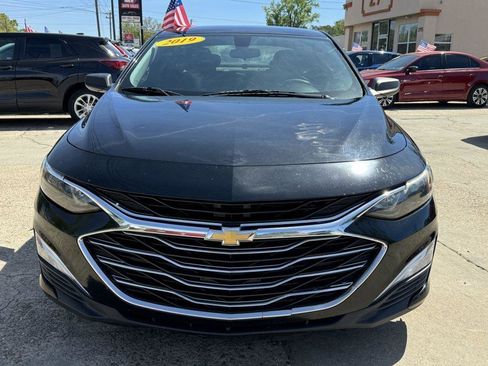 Used 2019 Chevrolet Malibu LS image 2