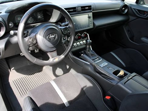 Used 2024 Toyota GR86 Premium w/ Performance Package RWD image 10
