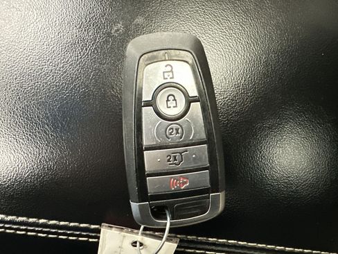 Used 2020 Ford Explorer Limited AWD/4WD image 36