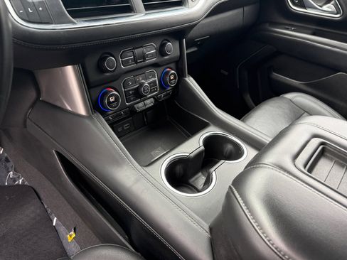 Used 2023 Chevrolet Suburban LT image 13