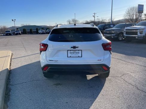 New 2026 Chevrolet Trax RS w/ Sunroof Package FWD image 48