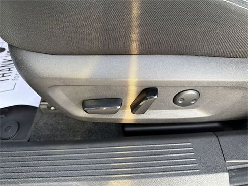 Used 2023 Nissan Rogue SV image 27