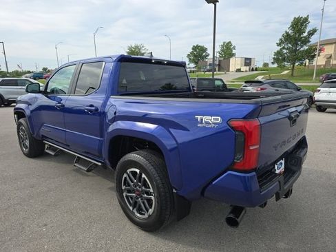 Used 2024 Toyota Tacoma 4x4 Double Cab image 3