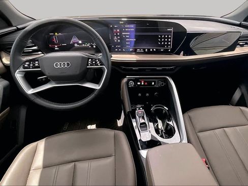 Used 2025 Audi Q5 Premium AWD/4WD image 15