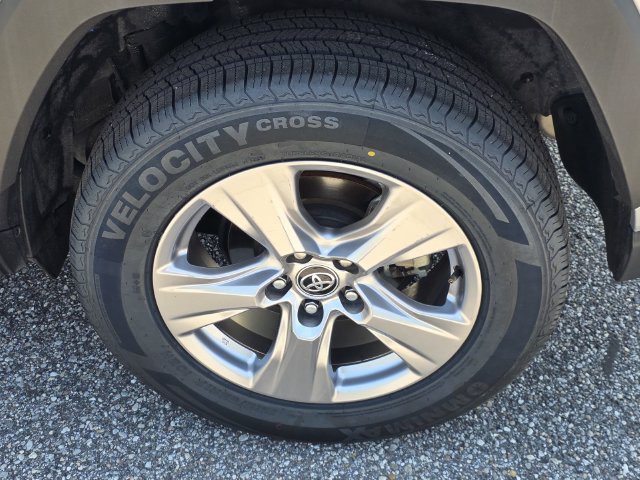 Used 2022 Toyota RAV4 XLE w/ Convenience Package FWD image 33