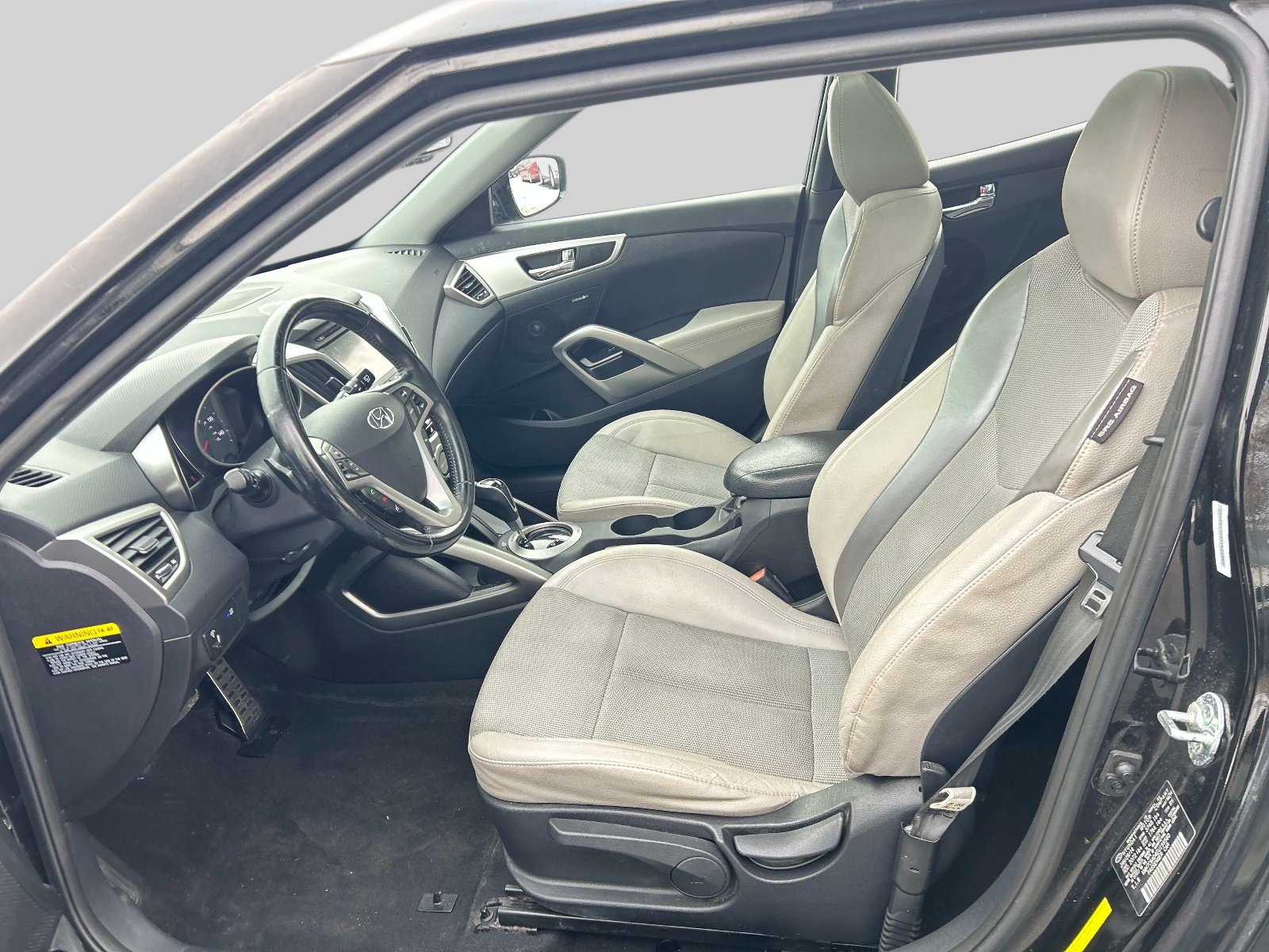 Used 2014 Hyundai Veloster w/ Style Package 02 FWD image 11