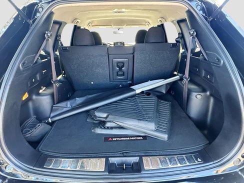 Used 2024 Mitsubishi Outlander ES FWD image 25