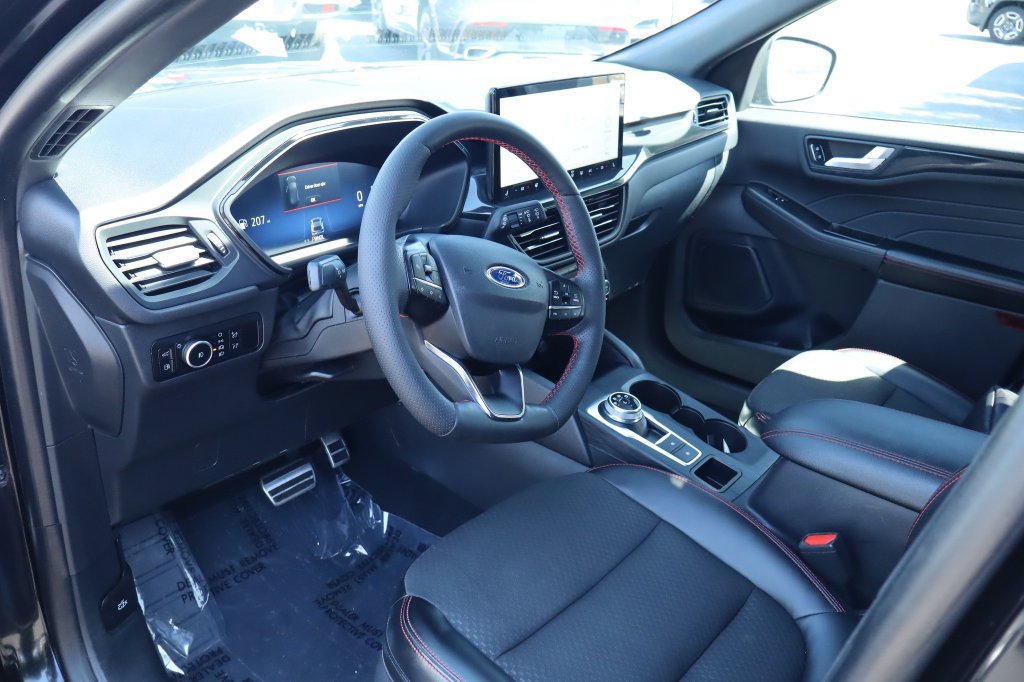 Used 2023 Ford Escape ST-Line Select w/ Tech Pack #2 AWD/4WD image 16