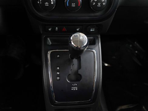 Used 2014 Jeep Patriot Latitude image 21