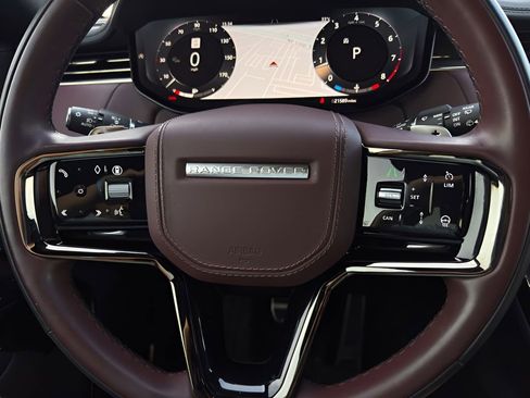 Used 2025 Land Rover Range Rover Sport Dynamic SE image 16