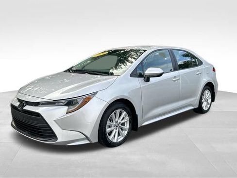 Used 2024 Toyota Corolla LE w/ LE Convenience Package FWD image 1