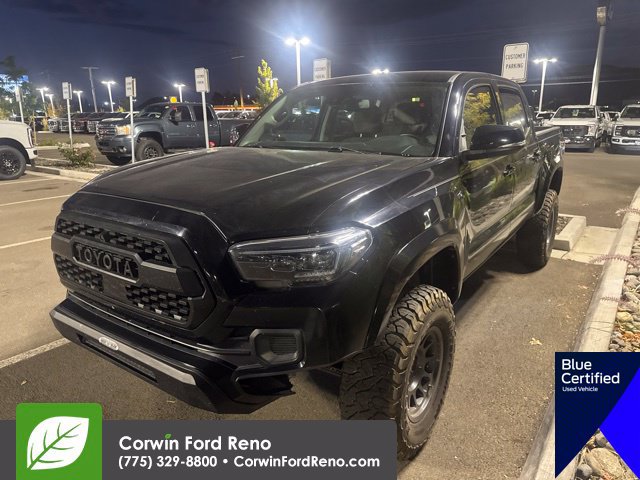 Used 2022 Toyota Tacoma SR5 w/ Technology Package AWD/4WD image 3