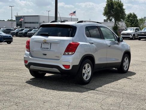 Used 2018 Chevrolet Trax LT w/ LT Convenience Package FWD image 5
