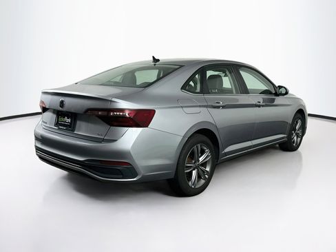 Used 2024 Volkswagen Jetta SE FWD image 9