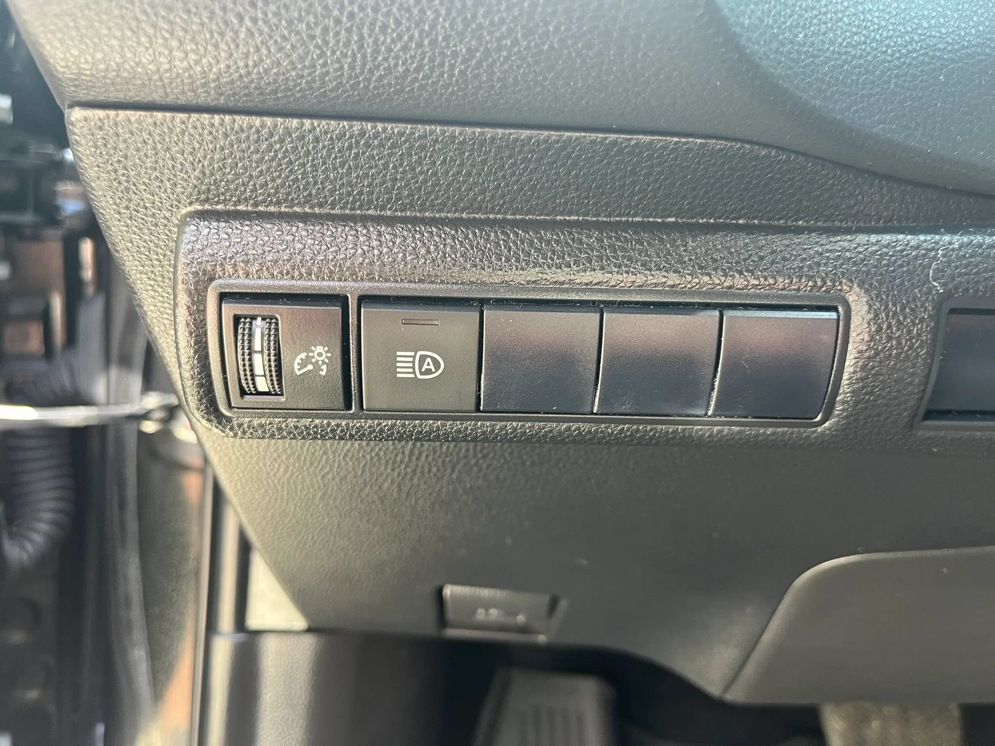 Used 2021 Toyota Corolla LE FWD image 13