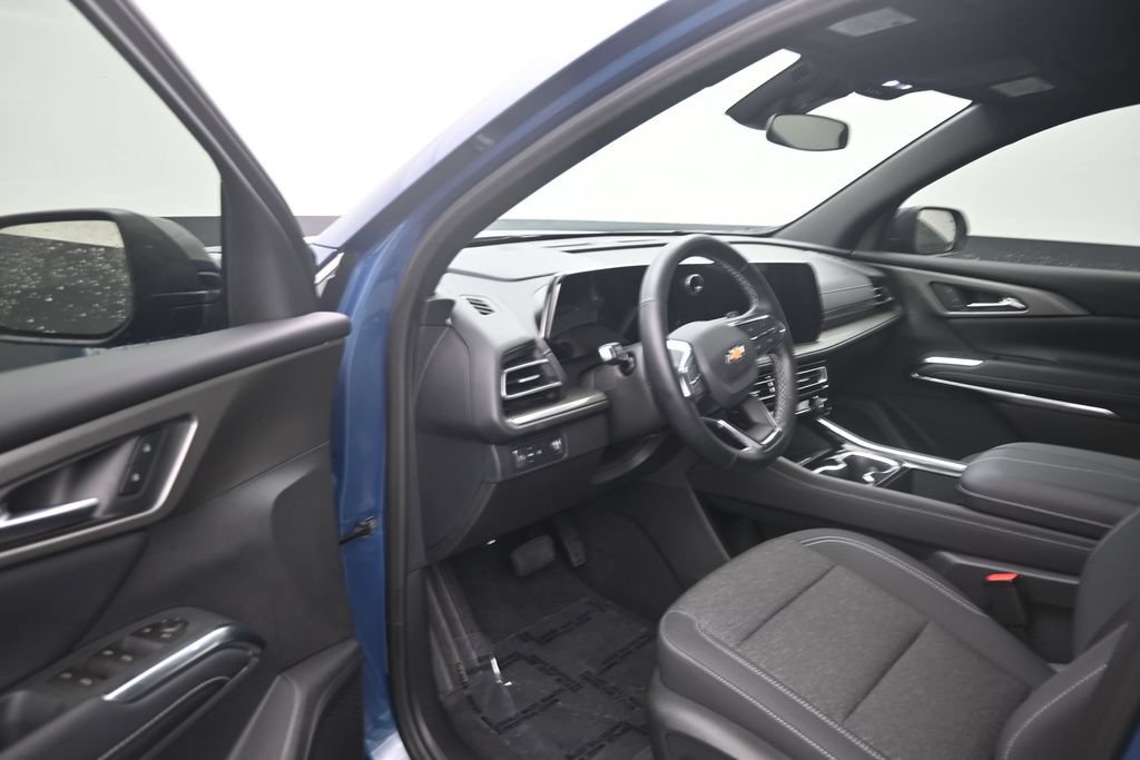 Used 2026 Chevrolet Traverse LT FWD image 10