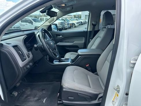 Used 2018 Chevrolet Colorado LT AWD/4WD image 16