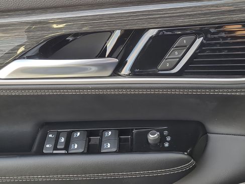 Used 2022 Jeep Wagoneer Series II w/ Rear Seat Video Group 1 image 24