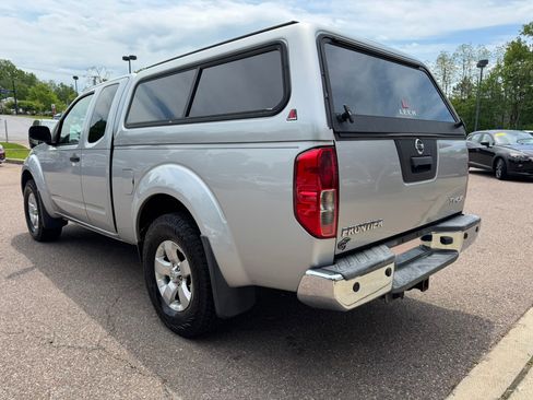 Used 2013 Nissan Frontier SV w/ SV Value Truck Pkg AWD/4WD image 5