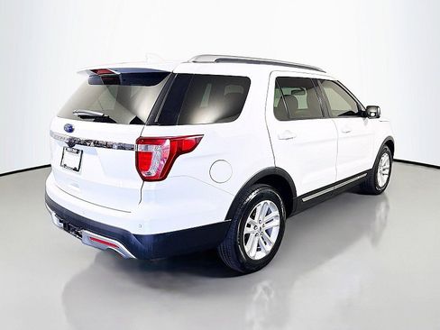 Used 2017 Ford Explorer XLT w/ Equipment Group 202A image 7