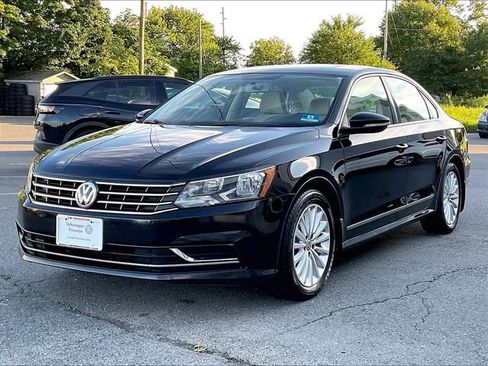 Used 2016 Volkswagen Passat 1.8T SE FWD image 2