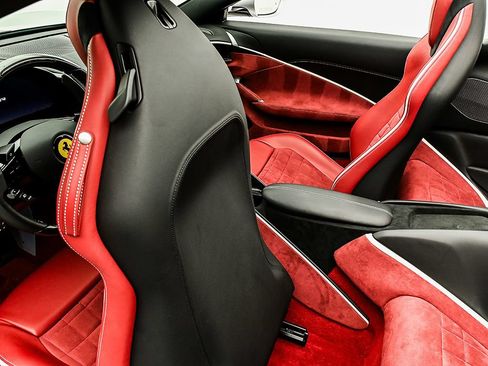 Used 2025 Ferrari Roma Spider RWD image 16