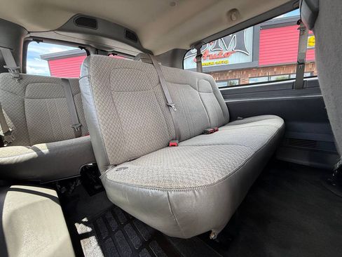 Used 2014 GMC Savana 3500 LT w/ LT Preferred Equipment Group RWD image 21