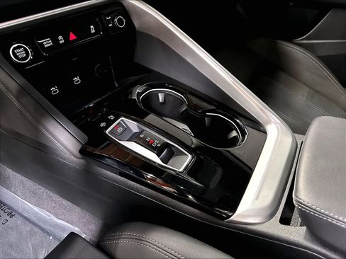 Certified 2025 Audi Q5 Prestige AWD/4WD image 18
