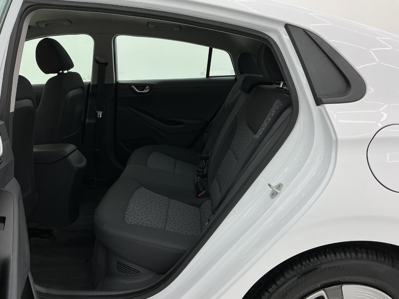 Used 2018 Hyundai Ioniq Blue FWD image 20
