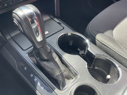 Used 2018 Ford Explorer XLT image 5