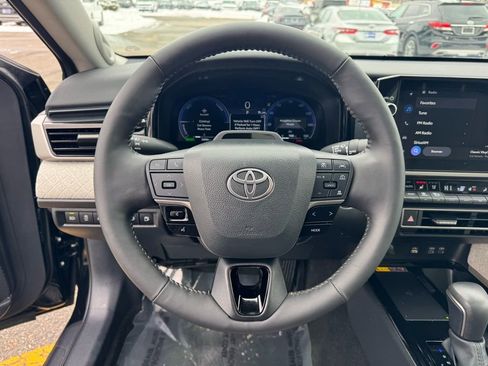 Used 2025 Toyota Camry XLE w/ Premium Plus Package AWD/4WD image 21