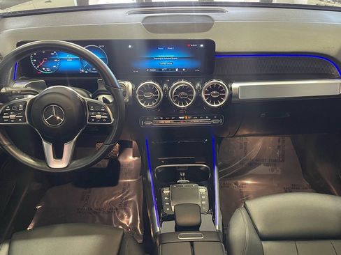 Used 2023 Mercedes-Benz EQB 300 4MATIC w/ Driver Assistance Package image 32