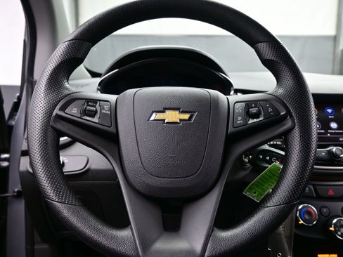 Used 2020 Chevrolet Trax LT w/ LPO, Cargo Package AWD/4WD image 21